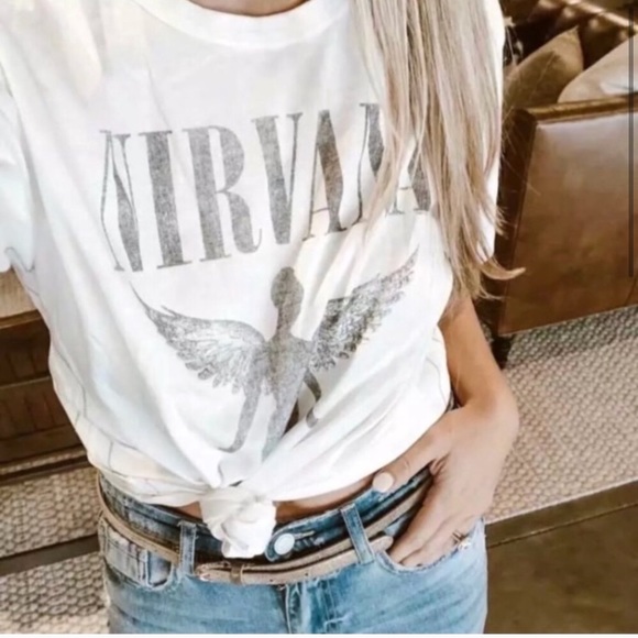 SOLD OUT White Nirvana Vintage Concert Band Graphic T-Shirt - Picture 3 of 7